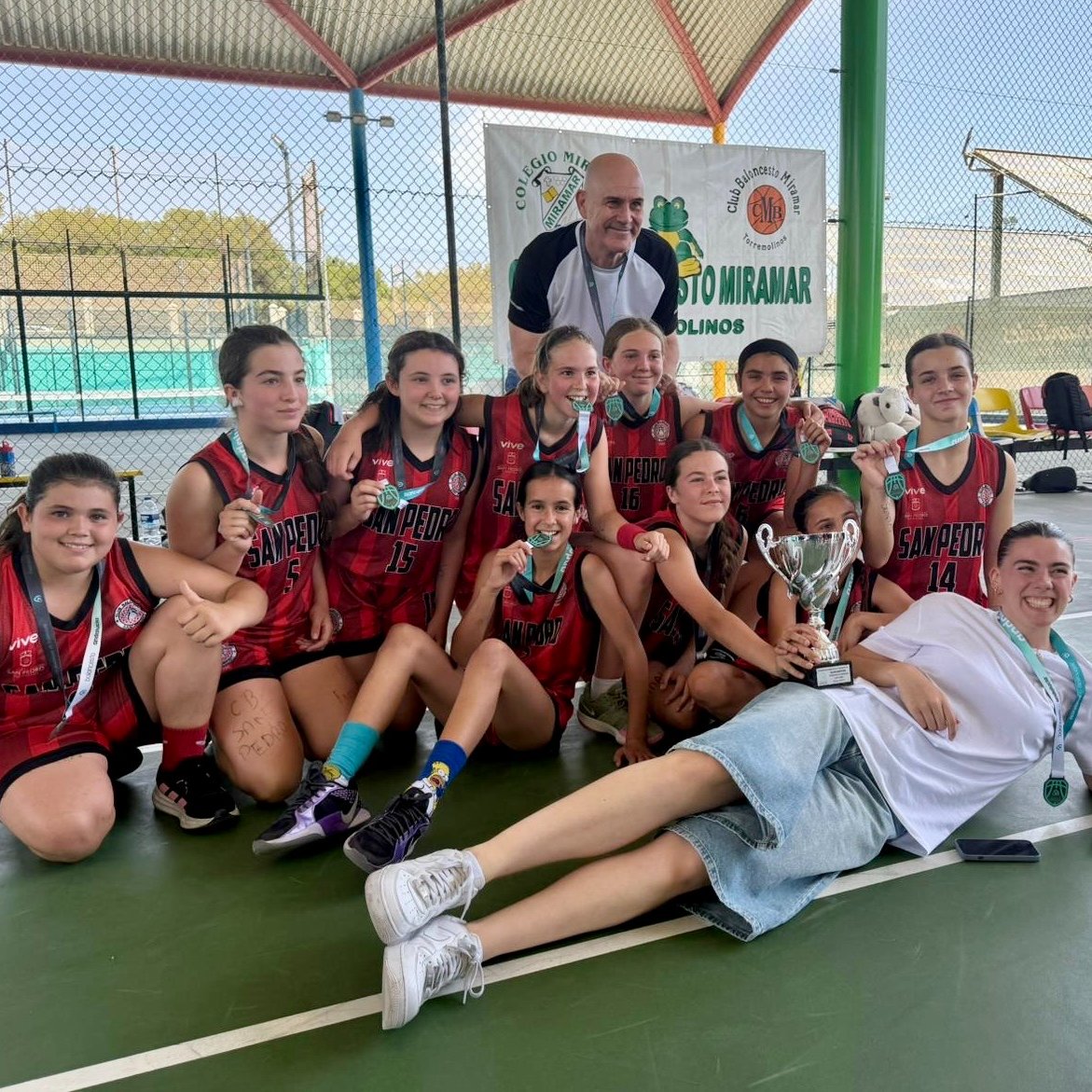 CBSanPedro's tweet photo. 🥈 ¡Subcampeonas de la Fase Oro!

Las preinfantiles cierran una temporada de oro puro, creciendo como equipo y disfrutando del camino 💫

Gracias por tanto, chicas… ¡Y a @DaniViegas72 y a su súper ayudante @carlaviegaas!

Orgullosos hoy y siempre ❤️🖤

#GoCBSP https://t.co/Vu7ku1M9vf