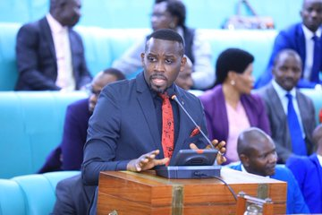 pamela_isamat's tweet photo. LOP @JoelSsenyonyi has confirmed that they are heading to court to challenge the processing of the #UPDFBill and Political Parties Amendment Bill.
@JoelSsenyonyi says : “There was no consultation as required by law. Stakeholders, including political parties and civil society, were ambushed with morning invitations to give views. That’s not consultation, that’s window dressing”
He claims the gov't is ignoring Article 92 of the Constitution by disregarding a Supreme Court ruling against trying civilians in military courts.