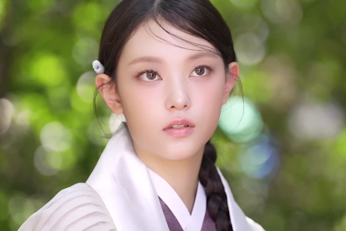 wyfg5c's tweet photo. 내여자친구는구미호잖아이거 
배경음으로 당장 여우비 깔아드려야됨 https://t.co/bhYX34sle6