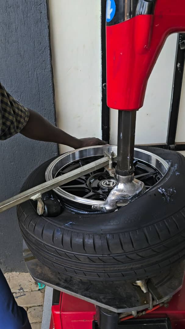 TnkLtd75618's tweet photo. We do much more than just selling you the #besttyres and #rims, we also provide free #ExpertFitting services that are fast, reliable and convenient. Visit today and let's fix you up!😊😉 #CallOrWhatsapp: 0753340584/0778926061 #WhyUgStillNeedsM7 #Challenge #EurovisionRTVE https://t.co/ngIo7SVxrQ