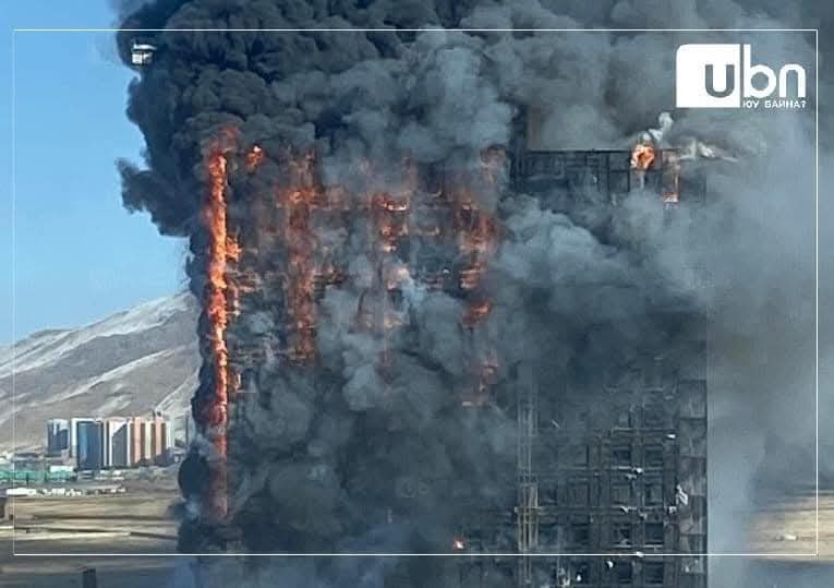 3 жилийн өмнө карказ нь бүтэн шатсан барилга ашиглалтад ороод байхад нүүрэн хэсгийн фасад нь шатсан Дүнжингаравын барилгыг заавал нураагаад дахиж барих ёстой гэдгийг ойлгохгүй байгаам даа.