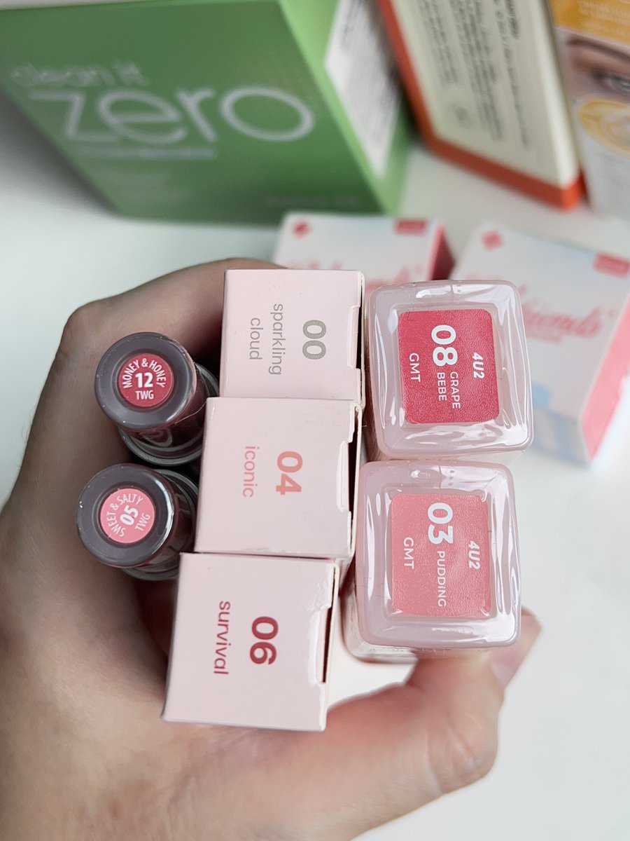 supa_piya_im's tweet image. #แจก สกินแคร์กับเครื่องสำอาง มีตั้งแต่ Toner Pad, Cleansing Balm, Hand Cream, Eye Cream และสารพัดลิป เอาไปใช้คนเดียวเลยจุกๆ ของใหม่ทุกชิ้น

กติกา: รีทวิตนี้+เป็น Follower ของเค้า 
ถ้าใครใจดีช่วยรีทวิตโพสต์เก่าๆให้ด้วยน้า

🍃ประกาศ 27/05/68 
#แจกฟรีไม่รีได้ไง #แจกฟรีแค่รีฟอล