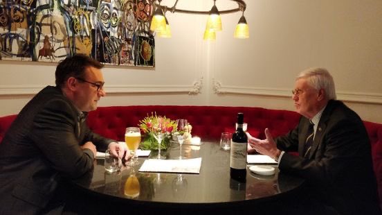 Hans Wiegel (83) overleden.
Adieu lieve vriend! Dank voor al je adviezen, tips en natuurlijk je uitstekende formatie bij college De Mos I in 2018. <a href="/Hartv00rDenHaag/">Hart voor Den Haag 💚💛</a> wenst familie en vrienden heel veel kracht en sterkte toe bij het verwerken van dit enorme verlies.