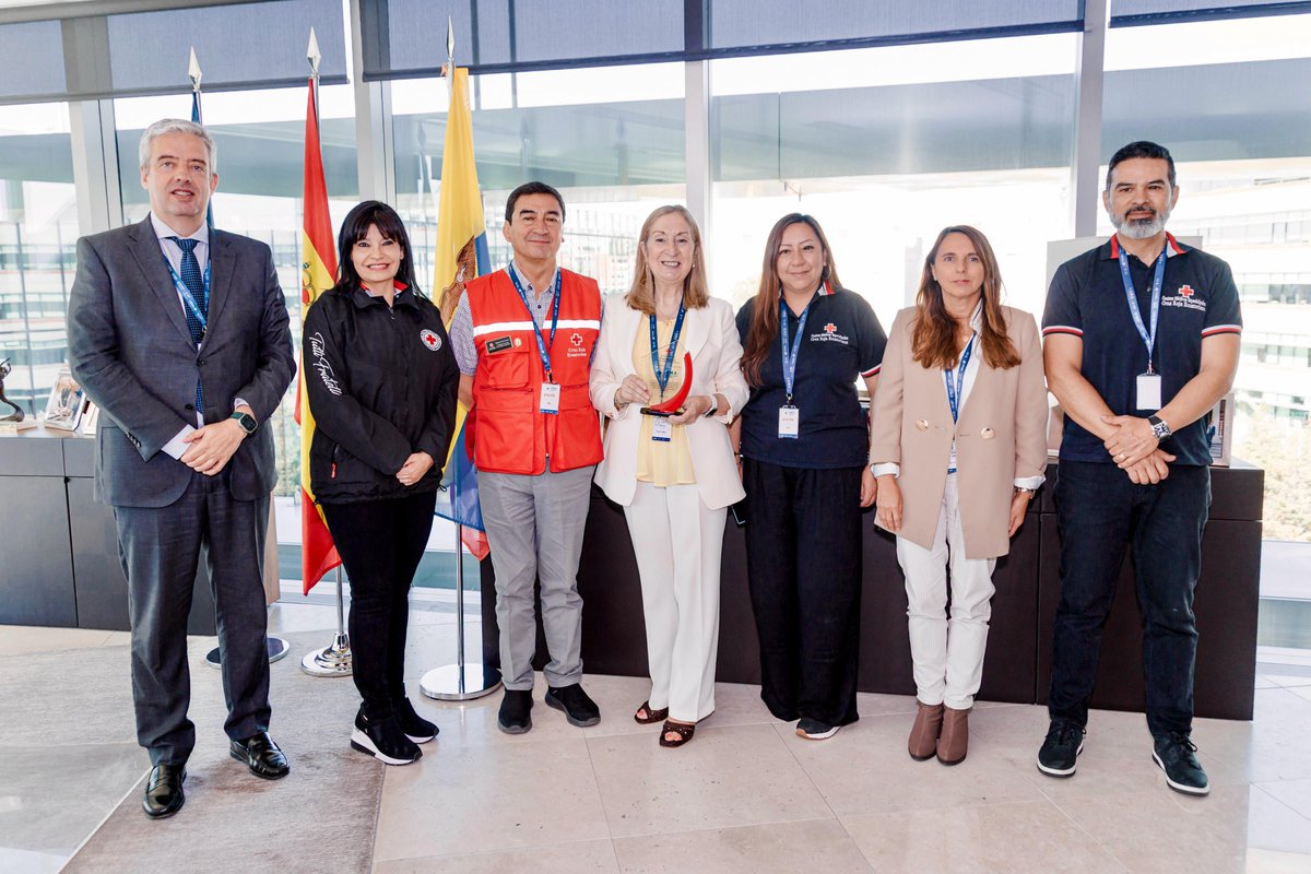 Tuvimos el honor de recibir en nuestras oficinas a la delegación institucional de la Cruz Roja Ecuatoriana (<a href="/CruzRojaE_JPM/">CruzRojaEcuatoriana</a>), encabezada por el Dr. Roque Soria, presidente de la institución, acompañado por la ingeniera Marcela Cevallos, gerente general de los Centros Médicos; el