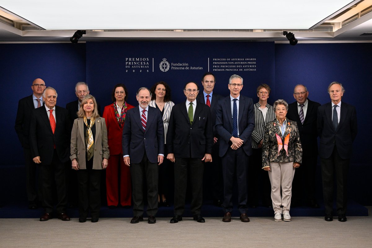 El jurado del Premio Princesa de Asturias de Ciencias Sociales 2025, que se fallará mañana a las 12 horas, ya está reunido: bit.ly/CienciasSocial…

©FPA I Iván Martínez

#PremiosPrincesadeAsturias
