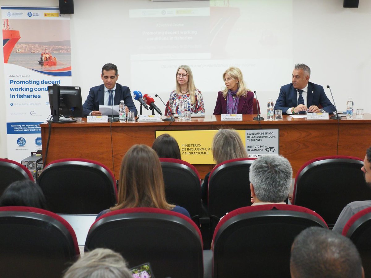 Instituto Social de la Marina (@ismrevistamar) on Twitter photo Ayer tuvo lugar en el CNF de #IslaCristina la sesión de apertura y presentación del International Advanced Course 'Promoción de condiciones laborales decentes en la pesca' organizado por <a href="/CIHEAMZaragoza/">CIHEAM Zaragoza</a>, <a href="/FAO/">Food and Agriculture Organization</a>
e #ISM, con la colaboración del #INSST
🗓️19-23 mayo
3⃣1⃣👨🎓
1⃣9⃣ países Ayer tuvo lugar en el CNF de #IslaCristina la sesión de apertura y presentación del International Advanced Course 'Promoción de condiciones laborales decentes en la pesca' organizado por <a href="/CIHEAMZaragoza/">CIHEAM Zaragoza</a>, <a href="/FAO/">Food and Agriculture Organization</a>
e #ISM, con la colaboración del #INSST
🗓️19-23 mayo
3⃣1⃣👨🎓
1⃣9⃣ países