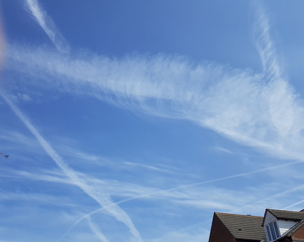 Colliedogwalker's tweet image. Clear blue sky first thing this morning turning to this!