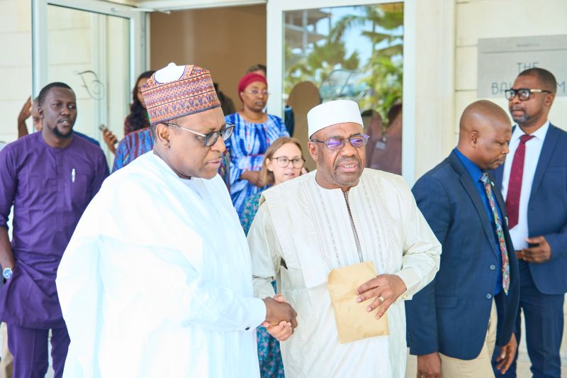 Samba Sow (@professorsow) on Twitter photo Le réseau REACH est fier d'être présent à la #WHA78, où moi-même <a href="/muhammadpate/">Muhammad Ali Pate</a> , organisons une réunion ministérielle de haut niveau sur la survie des enfants.
À une époque où les financements mondiaux sont limités, nous sommes convaincus que l'appropriation par les pays, la Le réseau REACH est fier d'être présent à la #WHA78, où moi-même <a href="/muhammadpate/">Muhammad Ali Pate</a> , organisons une réunion ministérielle de haut niveau sur la survie des enfants.
À une époque où les financements mondiaux sont limités, nous sommes convaincus que l'appropriation par les pays, la