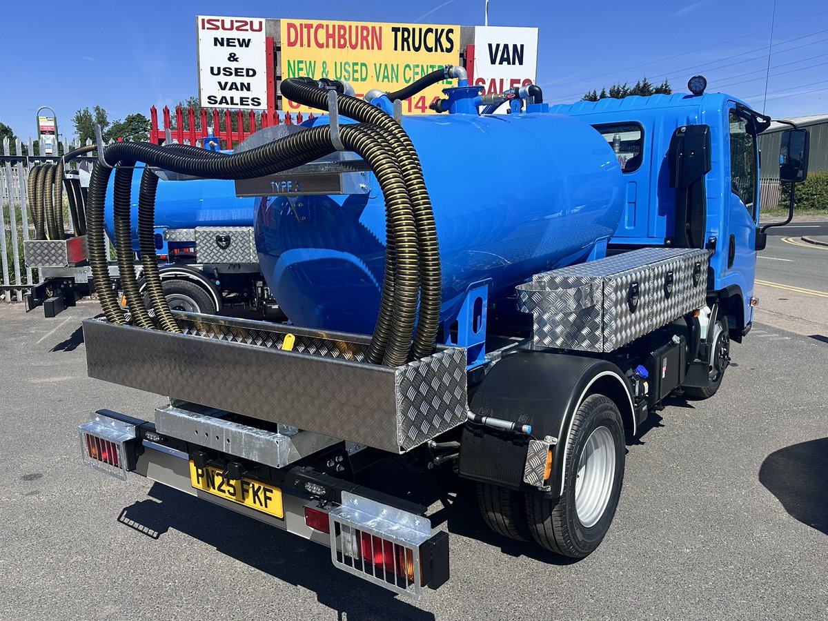 We had the pleasure to deliver another 2 x welfare tankers this week to long term partners Challenger Site Services. The N35.125TA Grafter with automatic gearbox makes light work for the driver getting in to busy city centre sites with restricted access.
#pse #portabletoilets