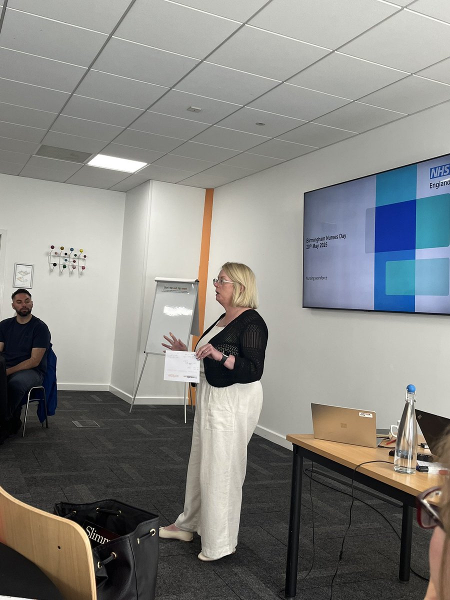 MidlandsKidney's tweet image. We have Vicky from the @KidneyNW22 to present about staffing capacity at our lead nurses meeting.