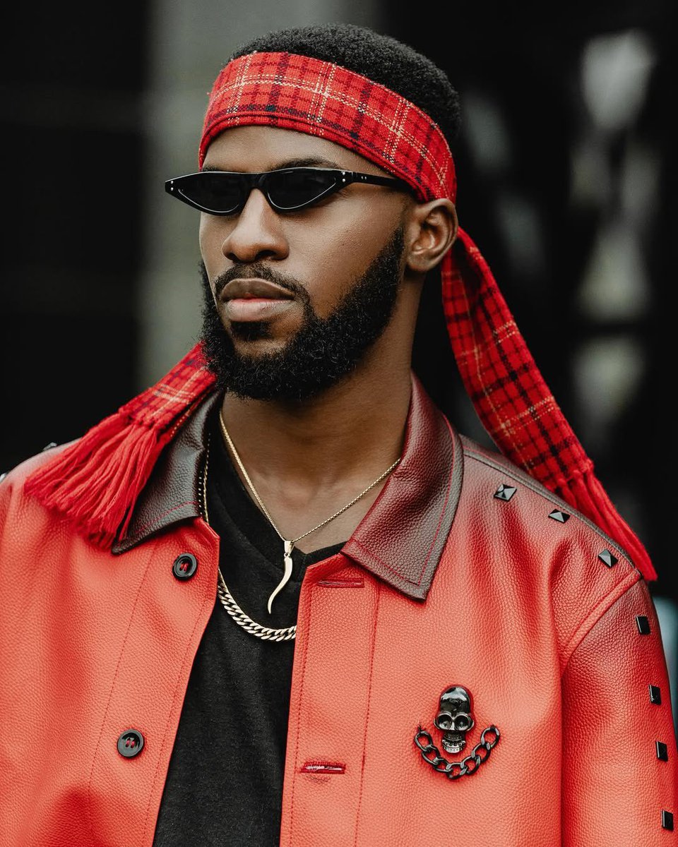 uncutxtramag's tweet image. Akin Faminu is redefining menswear—one headdress at a time. Clean, bold, and unforgettable.

#AkinFaminu #MenswearStyle #HatStyle #MensFashion #Uncutxtra #NigerianFashion #StyleIcon #BoldLooks #fashionstatement