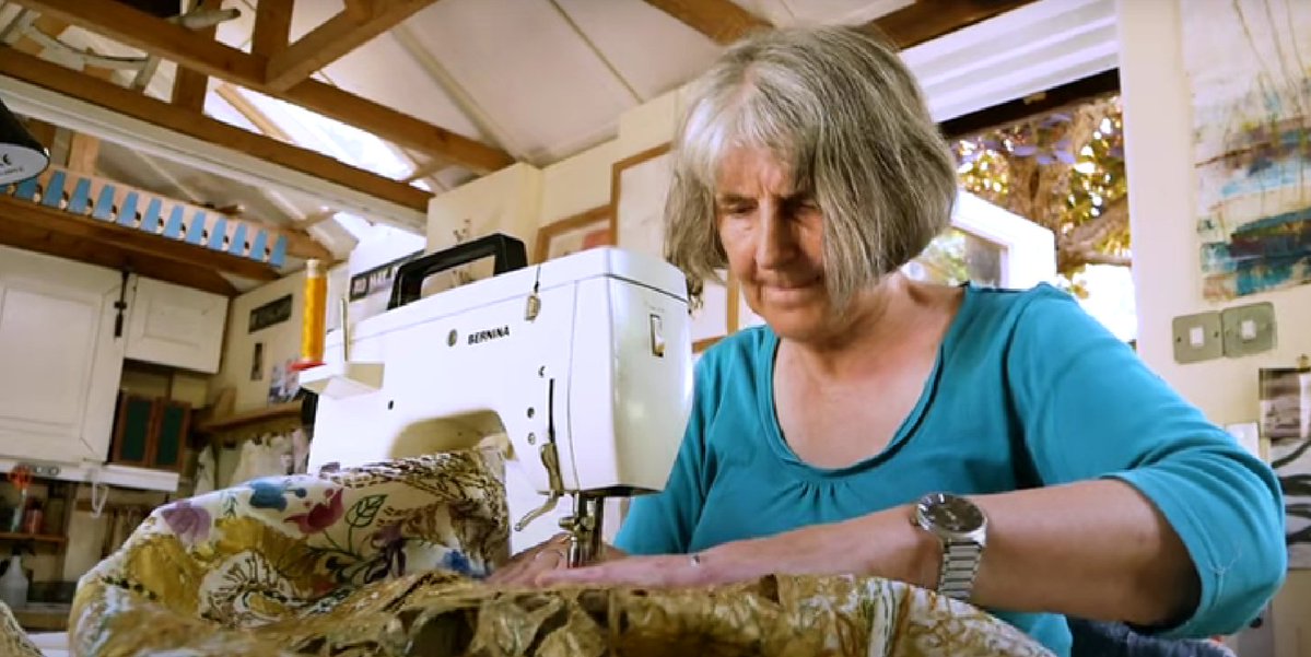 At 25, Churchill Fellow Cas Holmes travelled to Japan to study hand-made paper. That journey sparked four decades of creative work in community art, sustainability, and textile storytelling 🧵

Read how her Fellowship shaped a lifelong artistic path:
🔗 churchillfellowship.org/news-views/blo…