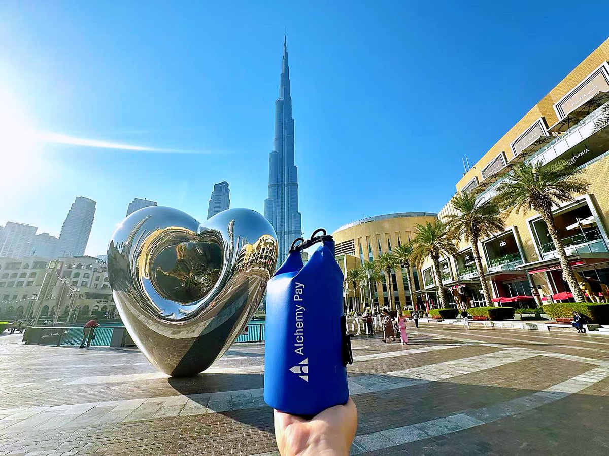 Exploring the future of crypto payments with #AlchemyPay! 🌆💼 This Dubai  moment reflects our global $ACH journey.
