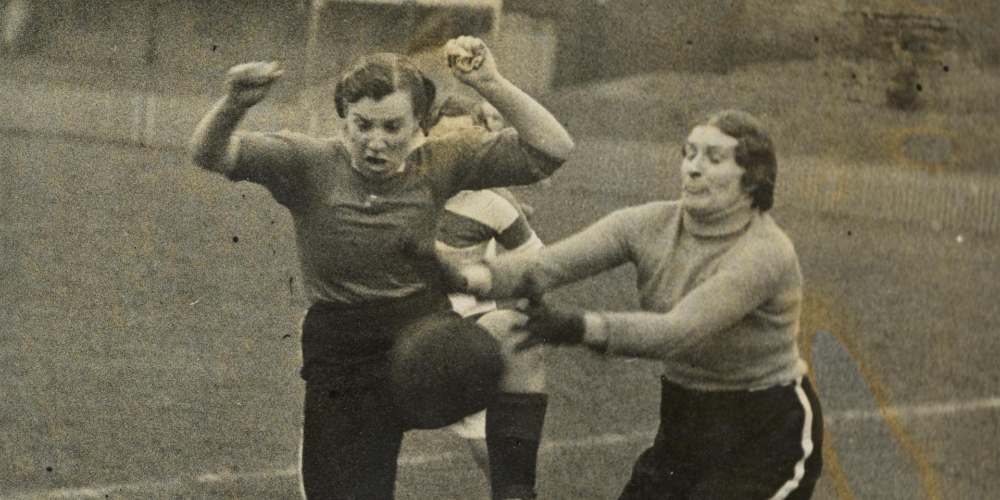 Glasgow Caledonian University (@caledoniannews) on Twitter photo 📢 PhD opportunity 📢
Join us as a PhD researcher to uncover the hidden history of women in Scottish sport in the Victorian era and the early 20th century. ⚽
In collaboration with <a href="/StirUni/">University of Stirling</a>, <a href="/natlibscot/">National Library of Scotland</a> and <a href="/NatGalleriesSco/">National Galleries of Scotland</a>.
👉 Apply: bit.ly/4kp1Sij
<a href="/FionaSkillen/">Professor Fiona Skillen</a> 📢 PhD opportunity 📢
Join us as a PhD researcher to uncover the hidden history of women in Scottish sport in the Victorian era and the early 20th century. ⚽
In collaboration with <a href="/StirUni/">University of Stirling</a>, <a href="/natlibscot/">National Library of Scotland</a> and <a href="/NatGalleriesSco/">National Galleries of Scotland</a>.
👉 Apply: bit.ly/4kp1Sij
<a href="/FionaSkillen/">Professor Fiona Skillen</a>
