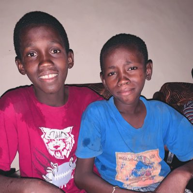 #NewProfilePic
Throwback with my lil bro 👊🏾