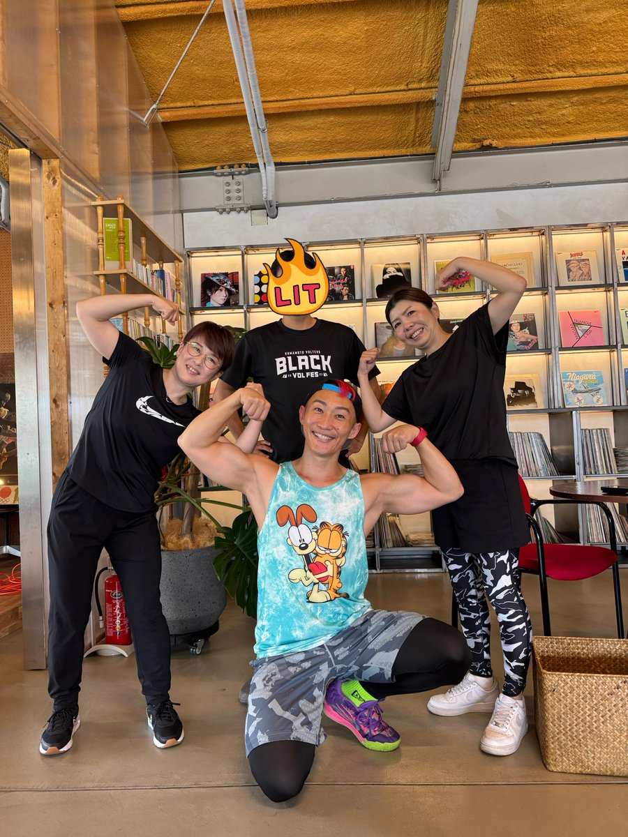 始まったばかりのレッスン。
ご参加いただきありがとうございマッスル💪🏼✨嬉しいなぁ🌿🍹☺️