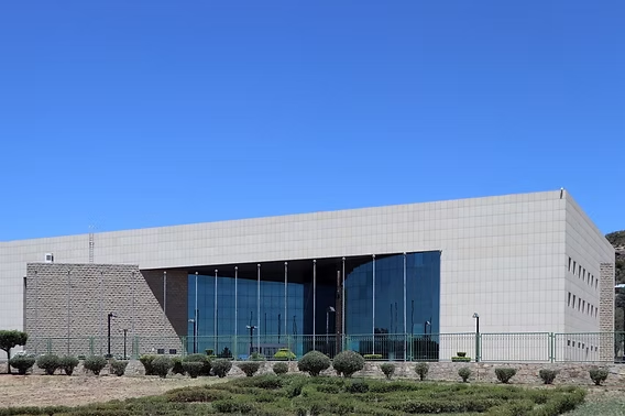 LOL HISTORY

20.5.1991
'Manthabiseng Senatsi is fatally beaten allegedly by the security guards at the Taiwanese shop after being accused of stealing a t-shirt. The event inspired riots in Maseru and Mafeteng. The NCC is named after her.

#OnThisDay #History #Lesotho