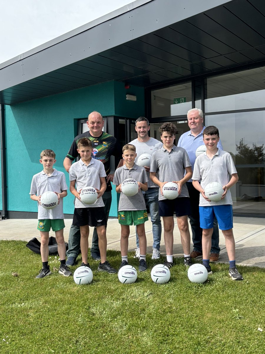A big thank you to <a href="/TubberclairGAA/">Tubberclair GAA</a> for marking our appearance in the <a href="/AllianzIreland/">Allianz Ireland</a> <a href="/Westmeath_CnamB/">CnmB Iarmhí</a> boys football final with a bag of new footballs! They will get great use! <a href="/noeleym/">Noel Mulligan</a> <a href="/CnmBLaighean/">CnmB Laighean</a> <a href="/cnambnaisiunta/">Cumann na mBunscol</a> <a href="/coachingwh/">Westmeath Coaching & Games</a>
