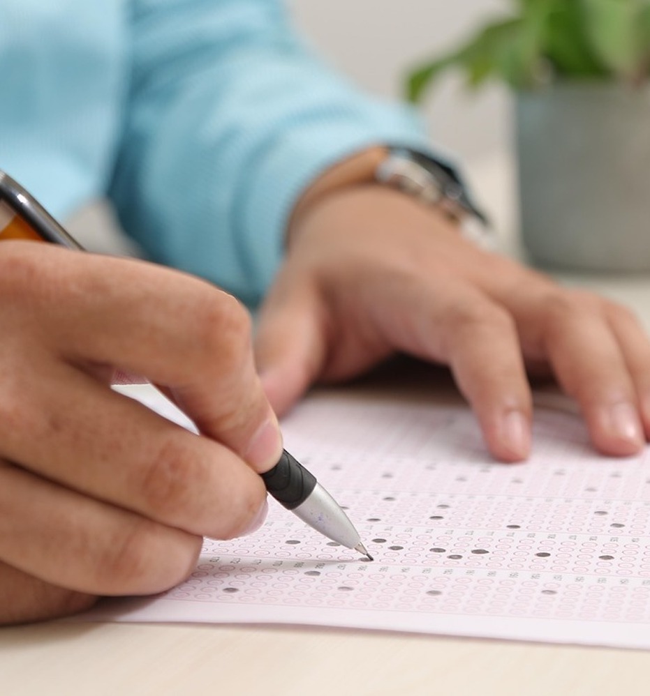 DUS Sonucu Bekleyenlerin Hevesleri Kursaklarında Kaldı

2025 yılı 1. Dönem DUS ve denklik sınavlarına giren diş hekimleri, bazı sorulara açılan iptal davaları nedeniyle sınav sonuçlarını öğrenemedi. 

Detaylar haberimizde, dentiss.com/dus-sonucu-bek…