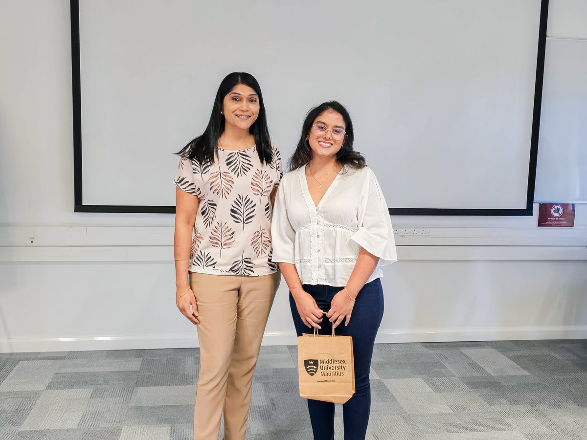 MiddlesexMru's tweet image. 𝐖𝐞𝐥𝐥𝐛𝐞𝐢𝐧𝐠 𝐭𝐡𝐫𝐨𝐮𝐠𝐡 𝐂𝐫𝐞𝐚𝐭𝐢𝐯𝐢𝐭𝐲 𝐬𝐲𝐦𝐩𝐨𝐬𝐢𝐮𝐦!

From expressive art sessions to engaging discussions, our campus is buzzing with colour, emotion, and inspiration. 🌈🎶🧠

#WellbeingThroughCreativity #MentalHealthAwareness #MiddlesexMauritius