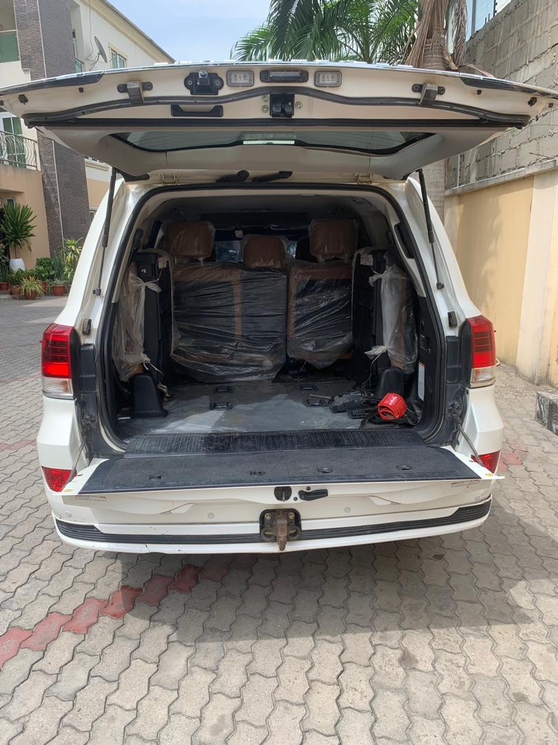 calebautos's tweet image. 2021
Toyota Landcruiser GXR 
Foreign Used 🇺🇸. V8engine
#76M no book
Lagos.
📞08169802279 WhatsApp Or DM 

Kindly Repost for Customers 
#AbujaTwitterCommunity #Lagos opalescent Sapele Mercy Johnson Bright Chimezie