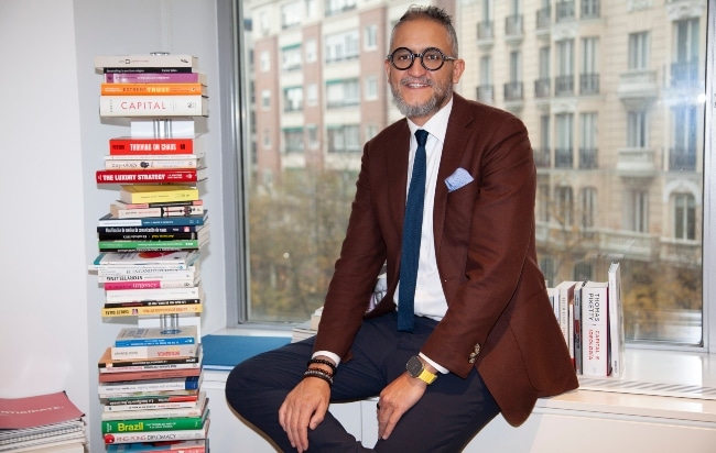 diegocruzblog's tweet photo. No todos los CEO escriben.
Y muchos de los que lo hacen, no dicen nada.
Por suerte, @aromerollyc  no está en ese grupo.
📌 Blog con sustancia: https://t.co/A0xZOq2zTc
#Liderazgo #PensamientoEstratégico #LLYC https://t.co/lZ6qG2b2cH