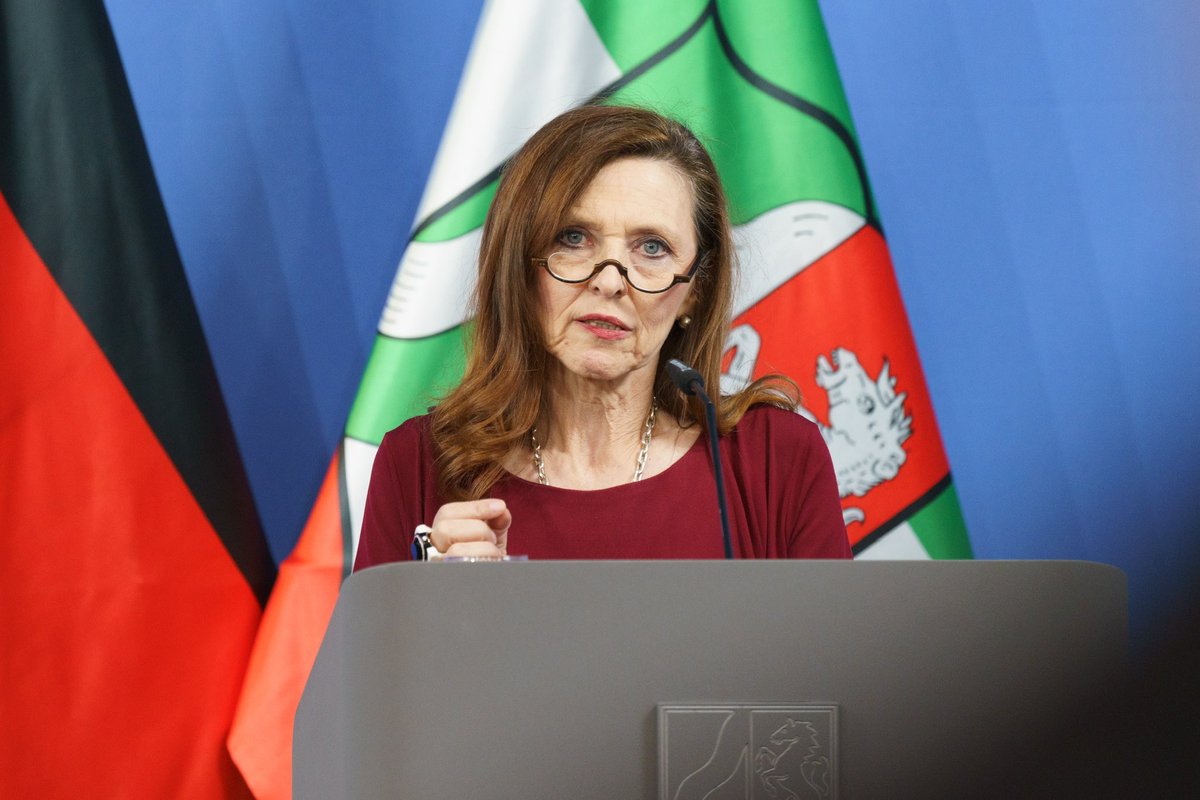 Mit einem Gesetzesantrag im <a href="/Bundesrat/">Bundesrat</a> will #NRW den Schutz vor häuslicher Gewalt spürbar verbessern. Künftig soll es Gerichten ermöglicht werden, die Gewaltspirale schneller zu durchbrechen und rechtzeitig Haft für Wiederholungstäter anzuordnen. ➡️ Mehr: land.nrw/pressemitteilu…