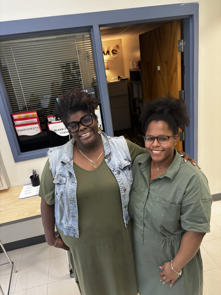 when it’s not spirit week and you unintentionally twin 🍀