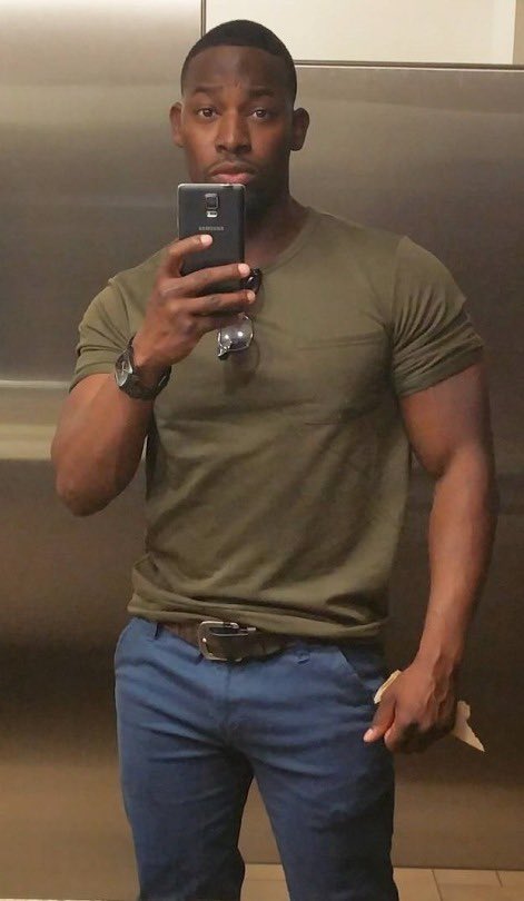 matureluv1's tweet photo. Just enough charm to keep it casual, just enough muscle to keep you curious.
Hashtags:
#EffortlessEnergy #MirrorGameStrong #MasculineMood #CasualFlex #StyleAndStrength #UrbanGentleman #ConfidentVibes #AllEyesSubtlyOnMe #JustCheckingIn #StayCurious https://t.co/ylxXA26VAw