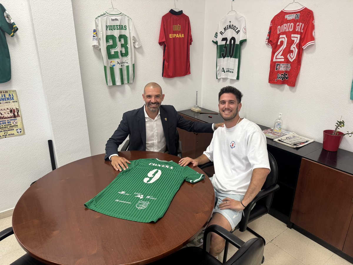 Carlos1Perello's tweet photo. Se retira uno de los mejores goleadores de nuestra ciudad quedando este año  pichichi de la categoría con @ef_altorreal. Ha sido un orgullo verte crecer a nivel deportivo desde los 6 años @conesa_paco hasta el día de hoy. 
Te deseo mucha suerte en tus nuevos proyectos 🤝 https://t.co/XsjI87uvKF