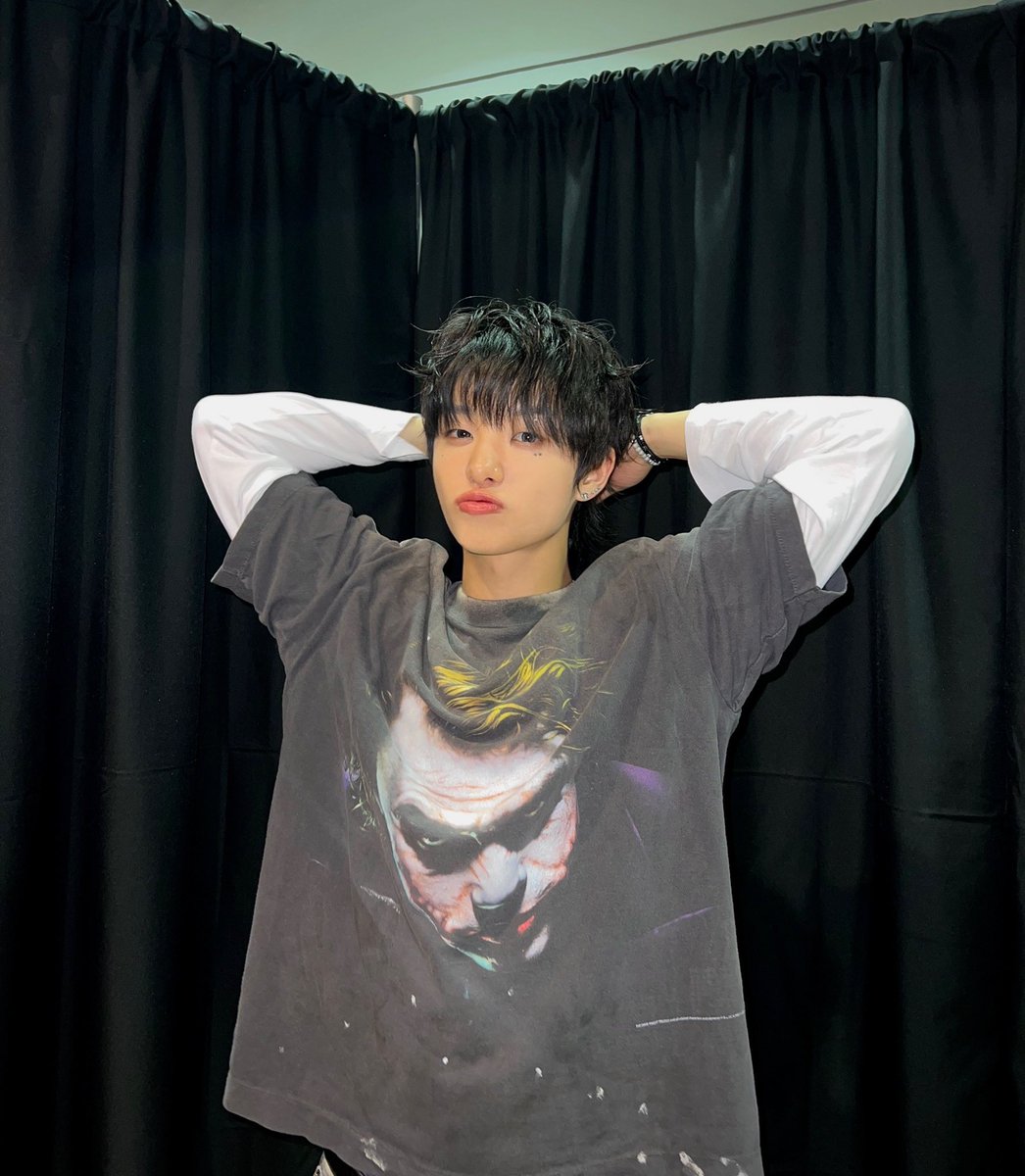영 tweet media