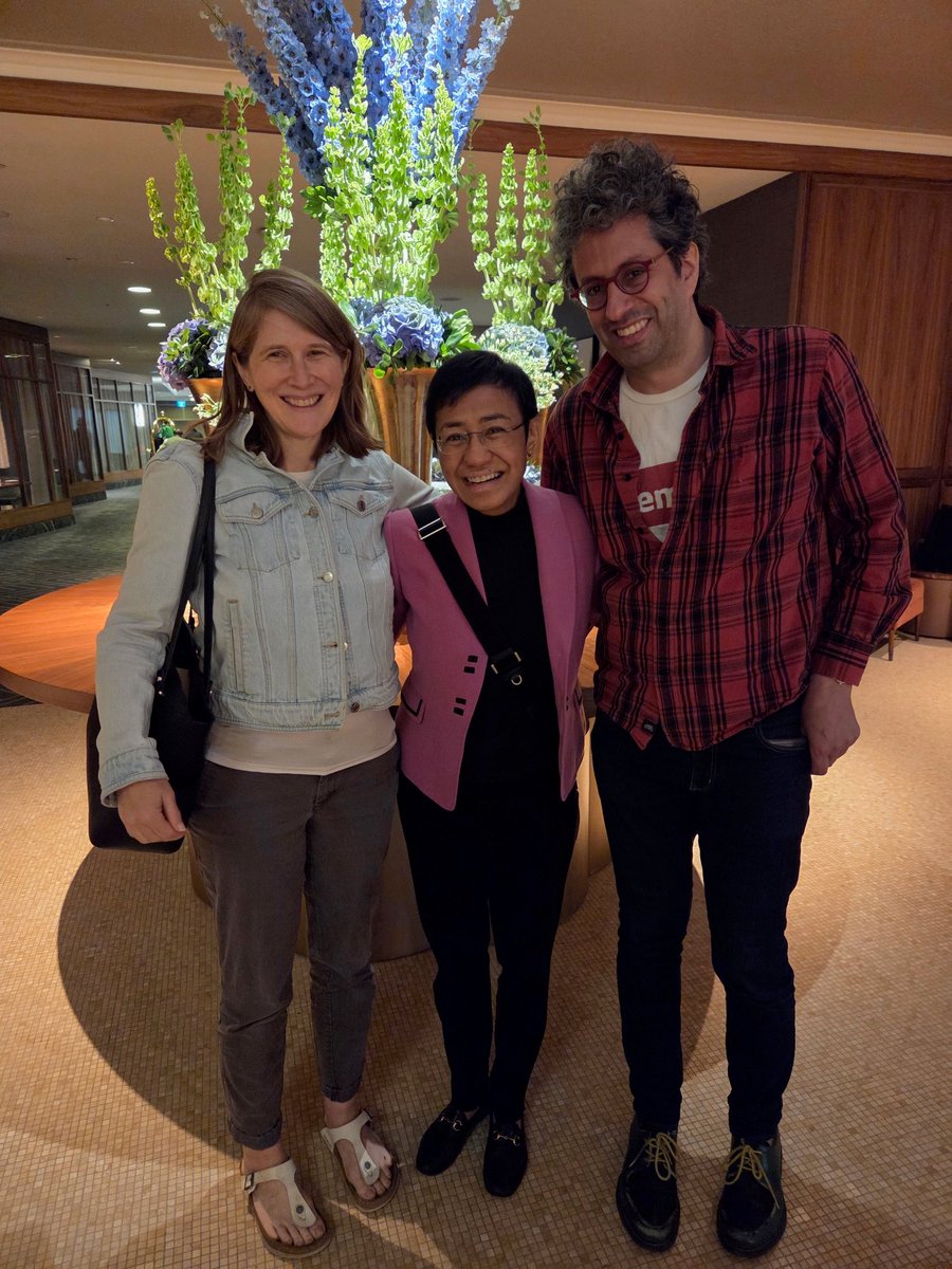Journalists for Human Rights (JHR) (@jhrnews) on Twitter photo Such a pleasure to catch up with @MariaRessa during her Toronto stopover this weekend! We shared plans for <a href="/jhrnews/">Journalists for Human Rights (JHR)</a>'s just-launched program expanding our media development work to the Philippines -- that will strengthen media & promote inclusive governance and political Such a pleasure to catch up with @MariaRessa during her Toronto stopover this weekend! We shared plans for <a href="/jhrnews/">Journalists for Human Rights (JHR)</a>'s just-launched program expanding our media development work to the Philippines -- that will strengthen media & promote inclusive governance and political