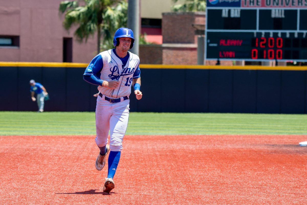 Fowler named D2CCA South Region Player of the Year ow.ly/px9t50VVPlC #FightingKnights