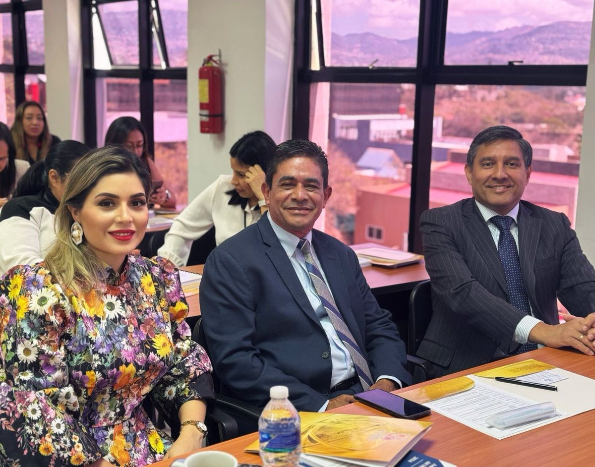 CDPCHonduras's tweet photo. 3/3 Una jornada más de aprendizaje para fortalecer la labor de la CDPC, en favor de la competencia y el bienestar del consumidor.
#DefensaDeLaCompetencia #CDPC #FormaciónJudicial #ConcentracionesEconómicas #MercadosEficientes #EscuelaJudicial https://t.co/fbh1eo8EHI