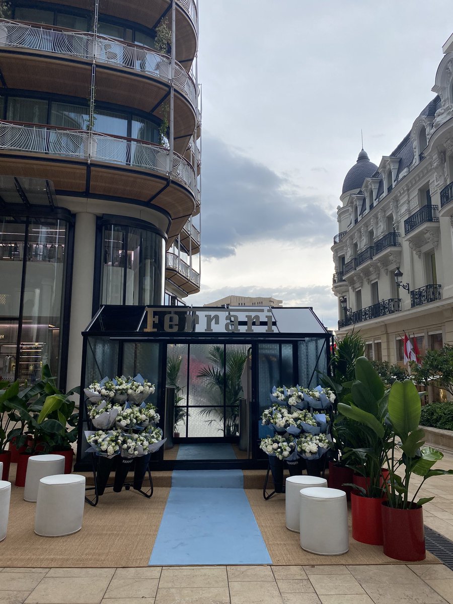 455GARRIX's tweet photo. Ferrari pop up in Monaco 🇲🇨🤍 @ScuderiaFerrari https://t.co/Ul8DbaD4wV
