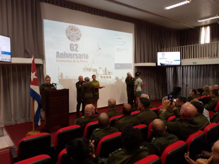 Ayer comenzó en todo el país el Tercer ejercicio de prevención y enfrentamiento a las drogas, reafirmación de la política cubana de Tolerancia Cero ante ese flagelo, y de la convicción de que #ContraLasDrogasSeGana con la integración de todos y el papel decisivo del pueblo.