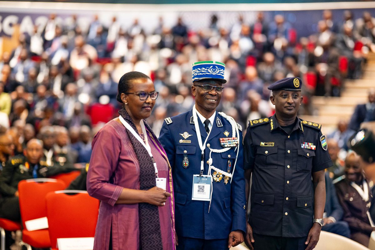 Leurs échanges ont porté sur la situation sécuritaire régionale. Ce fut egalement l’occasion de saluer la contribution continue du Rwanda aux efforts de maintien de la paix en République centrafricaine 🇨🇫.