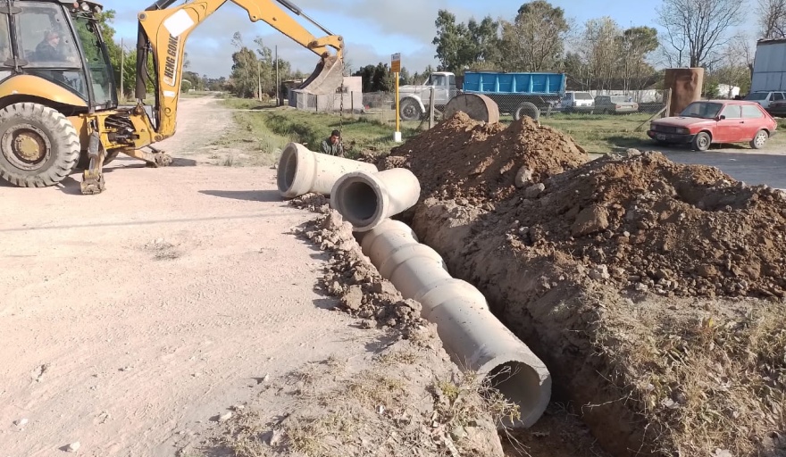 AgenciaComBA's tweet photo. 🚧Continúan los trabajos para ampliar la red de agua corriente en Necochea
https://t.co/7NLQp5ERaJ
@arturoarojas #Claraz #OBRAS https://t.co/7MWfoaevPD