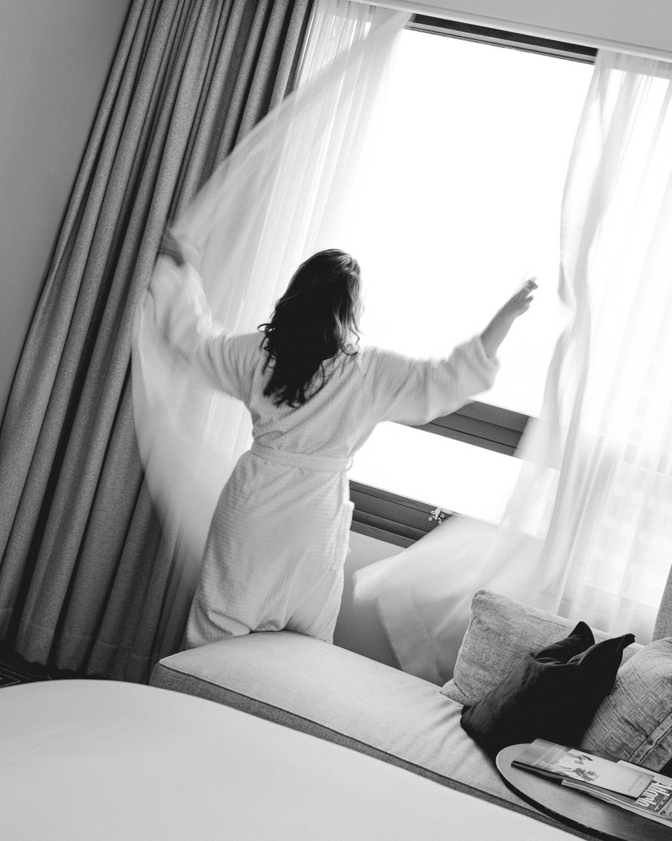FSAtlanta's tweet image. Wake up in serenity at #FSAtlanta — where soft linens, gentle light and city views set the tone for a day of calm, comfort and quiet luxury. Mornings have never felt so good.