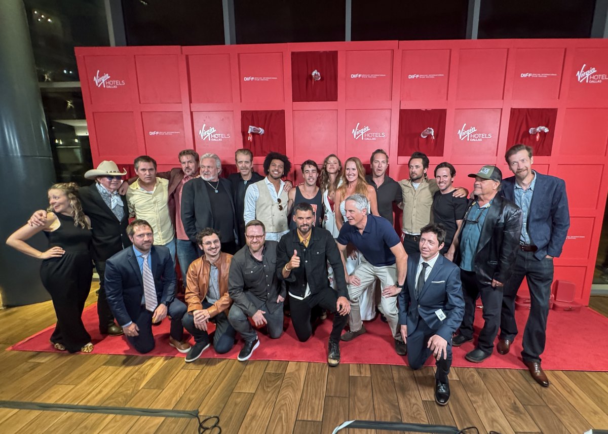 JonathanMoon's tweet image. Had the fun privilege of photographing a red carpet, premiere screening, and @DALLASIFF after-party for an upcoming comedy film called "The Salamander King"
#DIFF @MoonMediaTV #MoonMedia #TheSalamanderKing