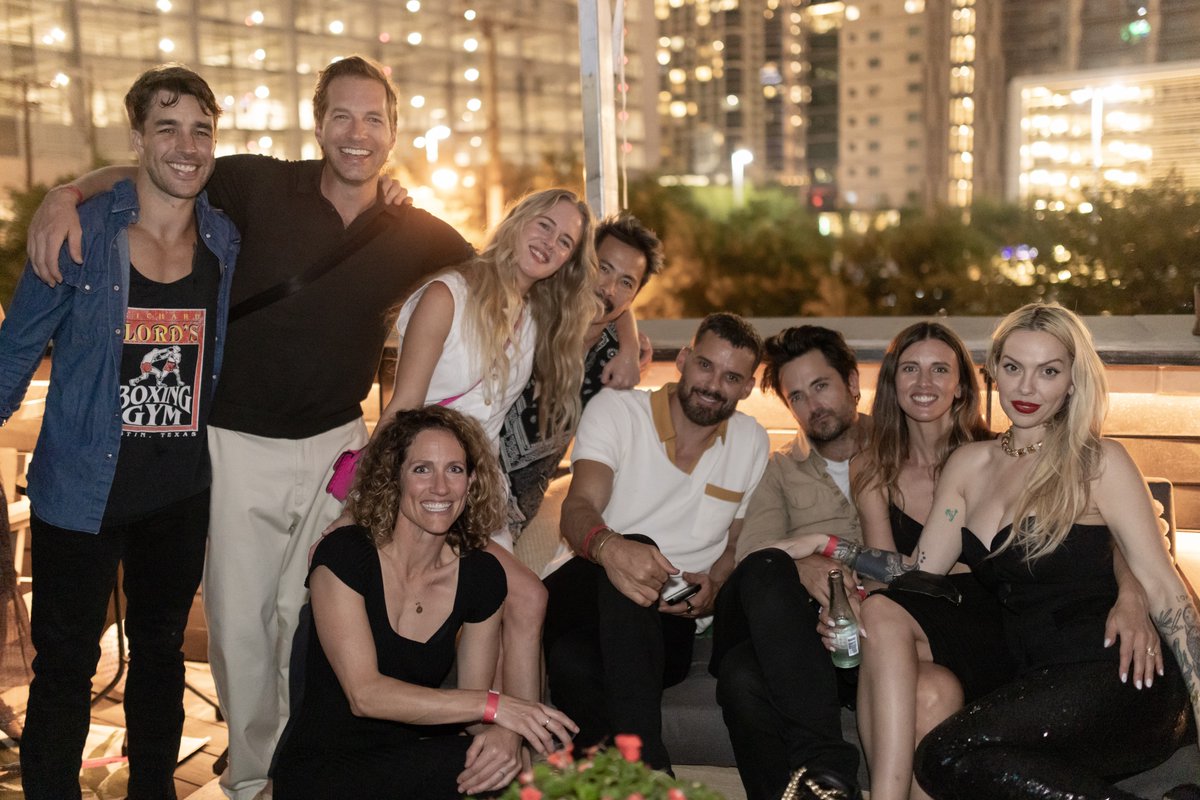 JonathanMoon's tweet image. Had the fun privilege of photographing a red carpet, premiere screening, and @DALLASIFF after-party for an upcoming comedy film called "The Salamander King"
#DIFF @MoonMediaTV #MoonMedia #TheSalamanderKing