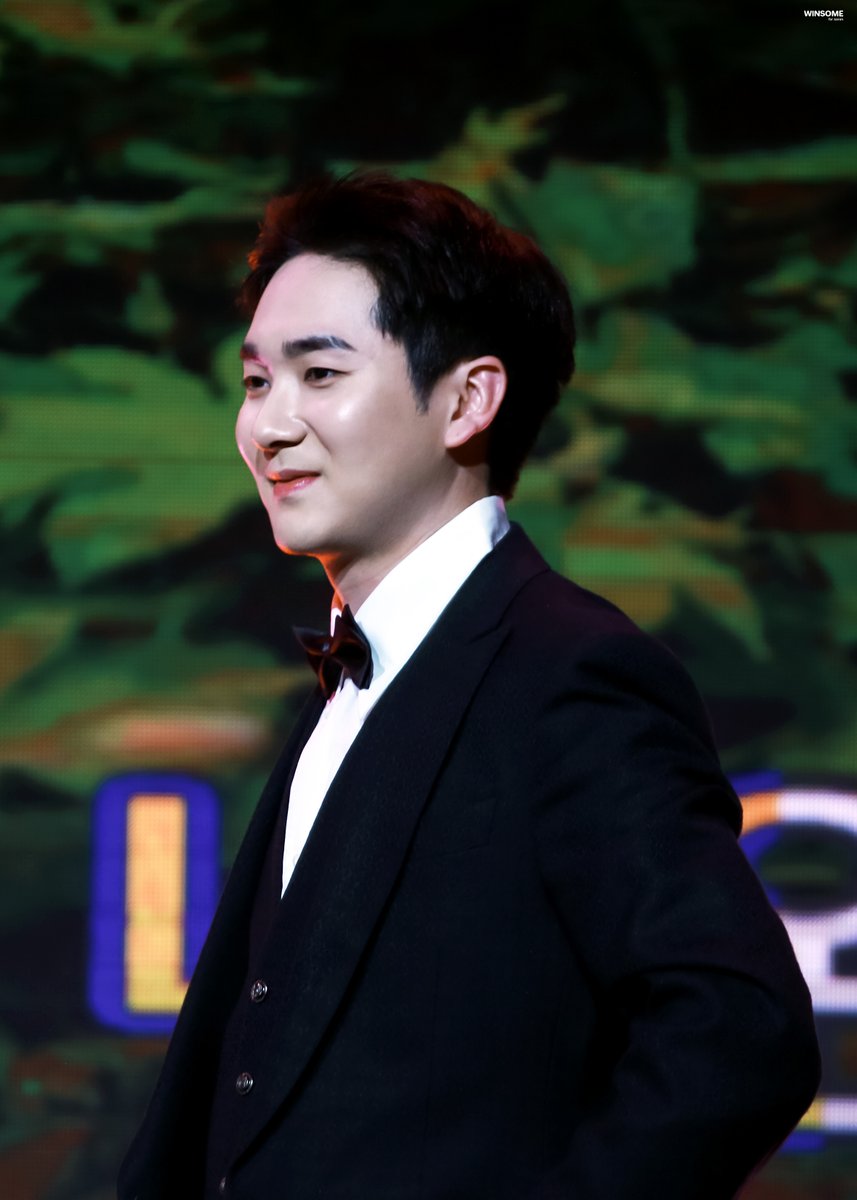 아론날 아론시💚
남은 하루도 행복하게 보냈으면 좋겠어
#AARON_32ndSpring
#아론과_함께한_32번째_봄

#아론 #곽아론 #AARON #아론와나