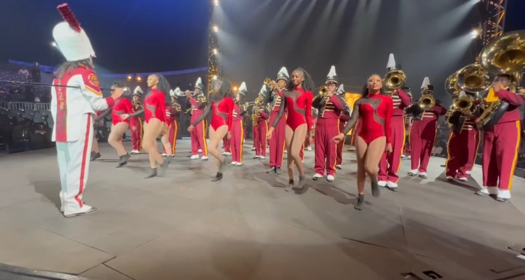 🐾🎺 The West Charlotte High School Marching Lions and Prancing Lioness’ brought the ROAR to the Queen City as they helped open the Universoul Circus Circle here in Charlotte! 💃🏾🥁
Proud to see our scholars representing