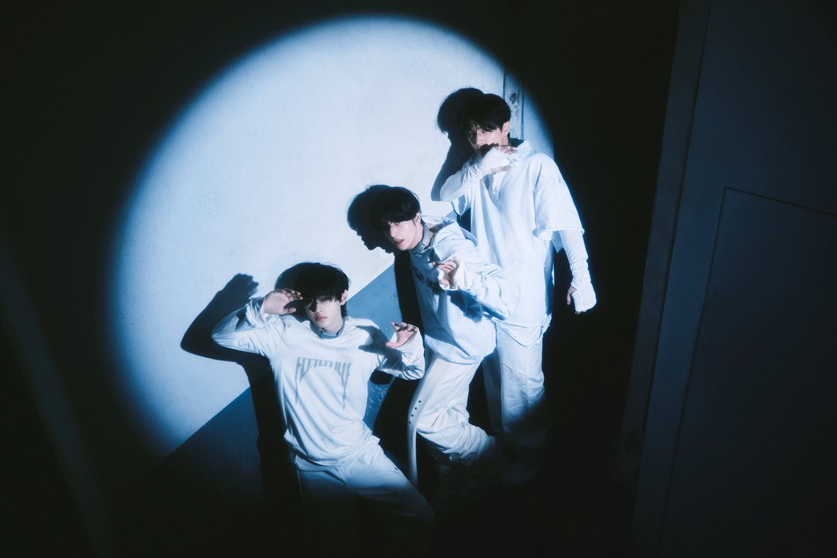 sunghoomhh's tweet photo. They found us. Not with alarms, but with a light that sliced through shadow like truth through denial. We froze, caught mid-thought, mid-escape—like deer in the glare, but worse. Because we knew what came next. And still, we ran too late. https://t.co/ikRRl4ymYK