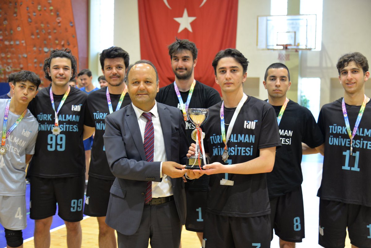 tauedutrde's tweet photo. 🔷Üniversitemiz, ÜNİLİG 2. Lig’de İkinci Oldu🔷

Haberin devamı için: https://t.co/ebGbijYg0n

#türkalmanüniversitesi #ayrıcalıklıbirdevletüniversitesi https://t.co/W5wi6CJkoT