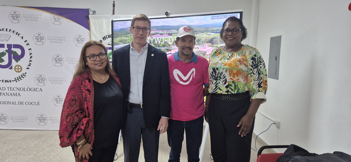 DrAlexisTejedor's tweet photo. Coincidencias aparte, pero en @UTPCocle de la @utppanama me he encontrado con Dra Jenny Pimentel de @CienciaPTY y el Ing John Langman Vicepresidente de Proyectos Híbridos de la Autoridad del Canal de Panamá @canaldepanama ¡Estamos haciendo Patria! https://t.co/YZ7jt5aQfQ
