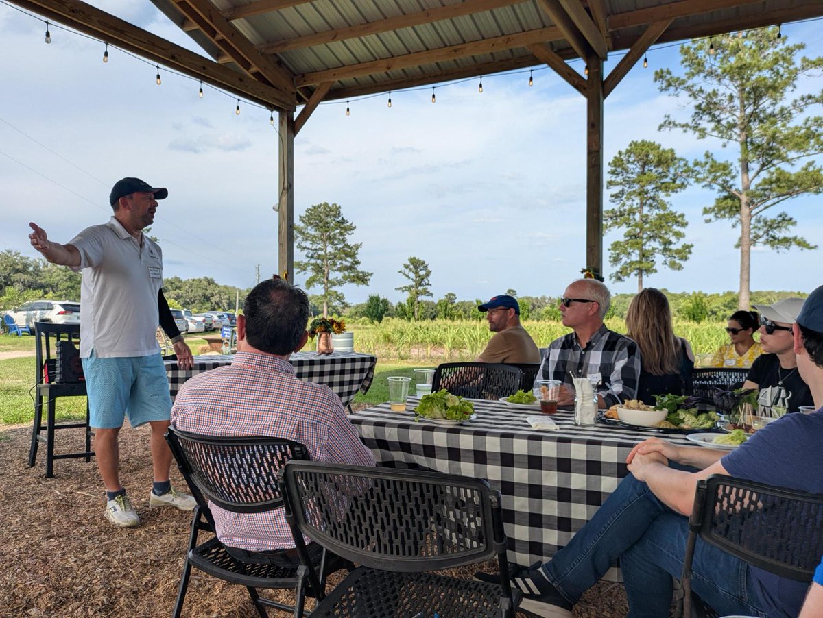 UFMedResearch's tweet image. This past Saturday, we held the first Seeding Start-Ups event at Frog Song Organics in Hawthorne! Led by our very own @may_khanna, @UFMedicine and other college investigators practiced pitching start-up company concepts and networked with entrepreneurs. Full story to come soon!