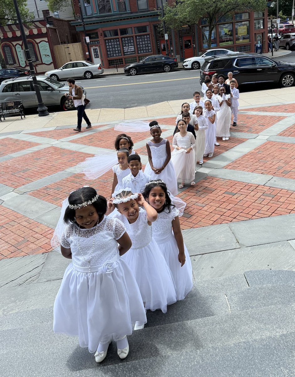 Congratulations to our scholars who received the sacrament of First Holy Communion on Sunday! We pray that you continued to be filled with God's love and grace, and that your faith continues to deepen with each day! ✝️

#missiongrammarschool #livingthegospel #ontheroadtocollege