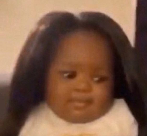 _310MH's tweet image. قلت حق أختي نطريني اكبر وأصير غنية واجيب لچ اللي تبينه ،
قالت أنتِ كبيرة أصلاً