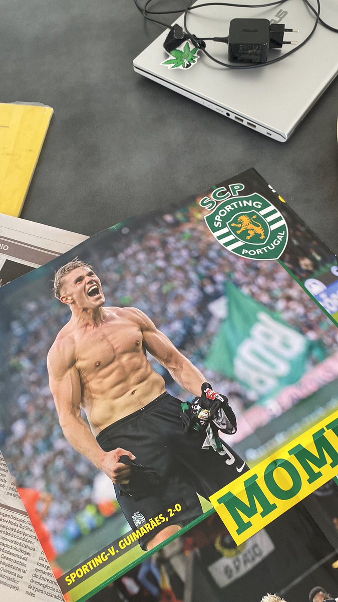 blondrgonc's tweet photo. o único motivo por ter comprado o poster https://t.co/53Z1cTtvyX